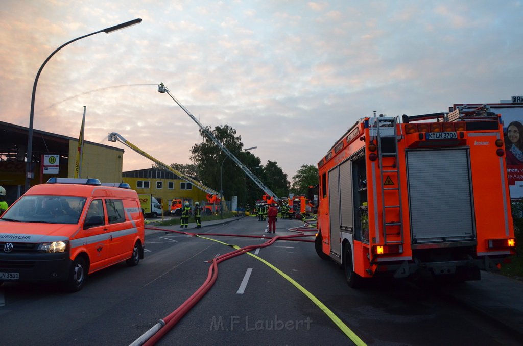 Grossfeuer Poco Lager Koeln Porz Gremberghoven Hansestr P448.JPG - Miklos Laubert